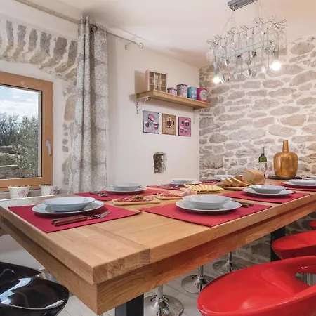 6 Bedroom Beautiful In * Nedeščina