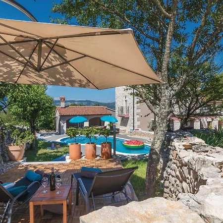 Holiday home 6 Bedroom Beautiful In