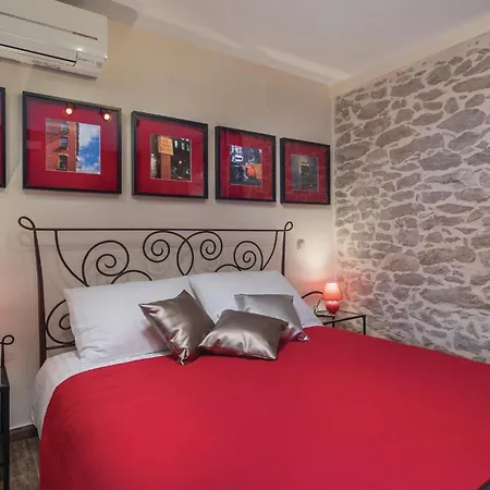 6 Bedroom Beautiful In Σπίτι διακοπών Nedeščina