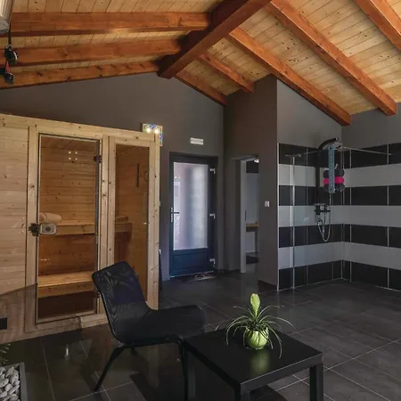 6 Bedroom Beautiful In Holiday home