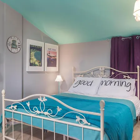 6 Bedroom Beautiful In *