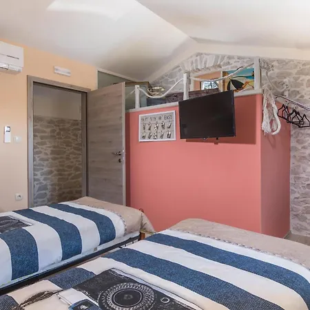 6 Bedroom Beautiful In * Nedescina