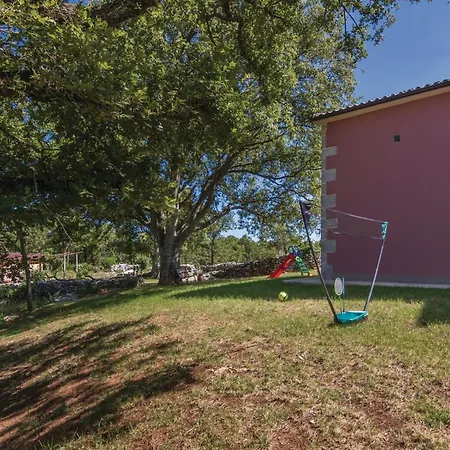 6 Bedroom Beautiful In